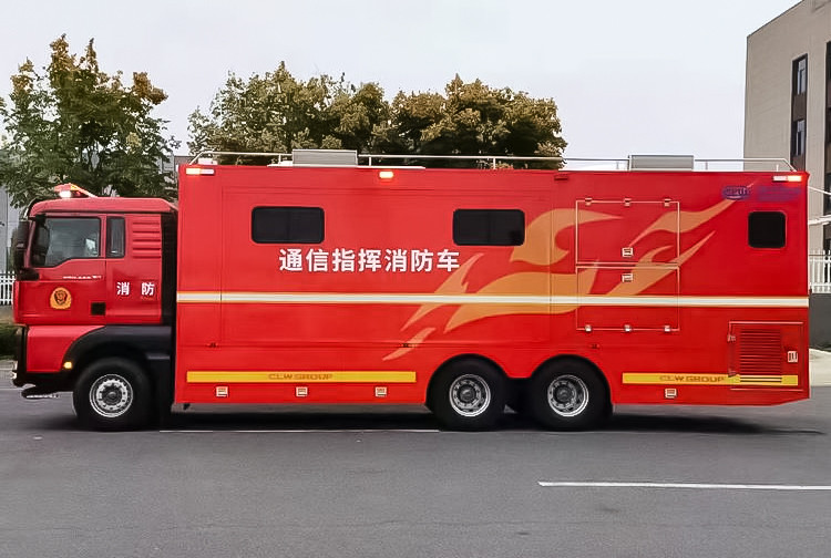 重汽汕德卡指挥车